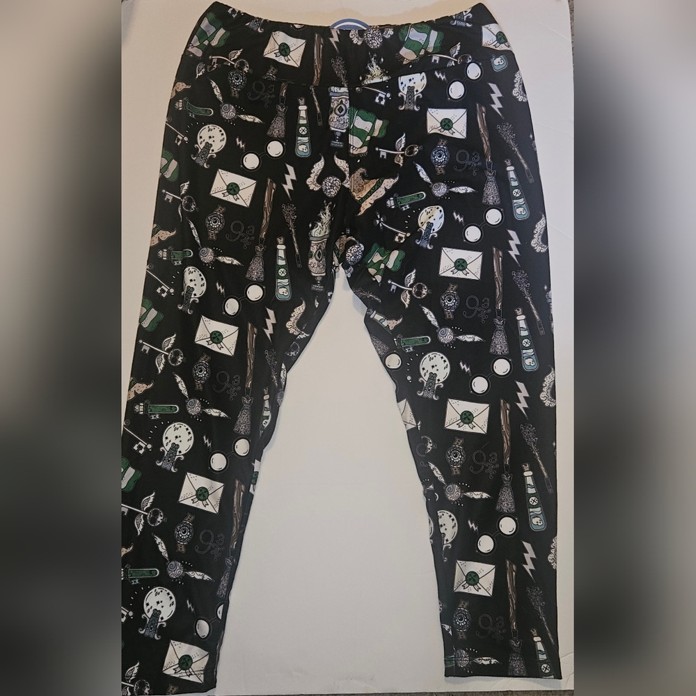 Charlie's Project Slytherin Capri Leggings NWT